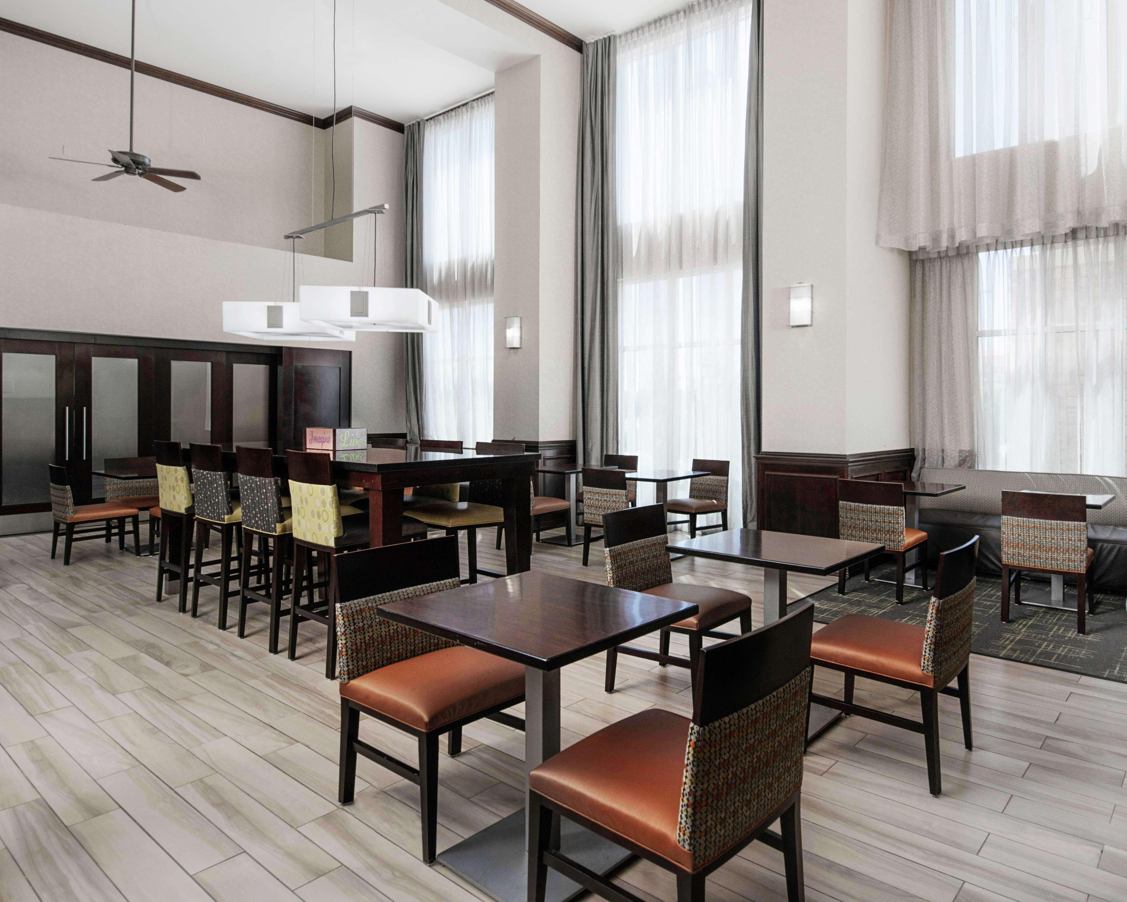 Hampton Inn & Suites לובוק מראה חיצוני תמונה