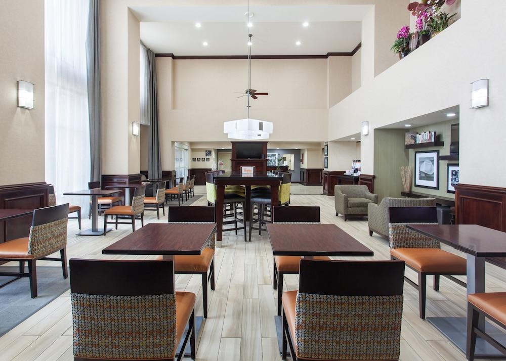 Hampton Inn & Suites לובוק מראה חיצוני תמונה